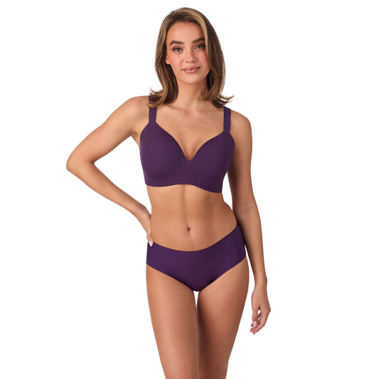 A lady wearing Smooth Shape 360 Smoother - Aubergine