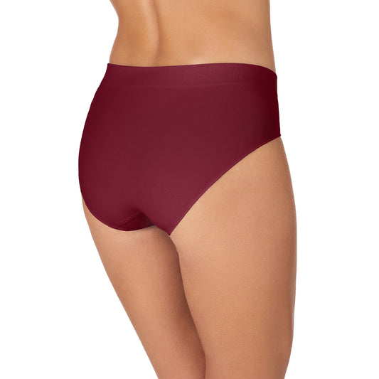 A Lady Wearing Seamless Comfort Hipster - Currant posing back view