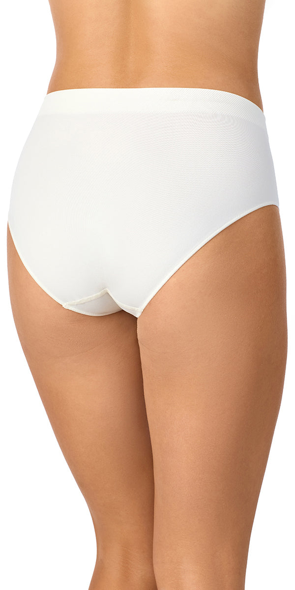 A lady wearing Seamless Comfort Brief in Pearl