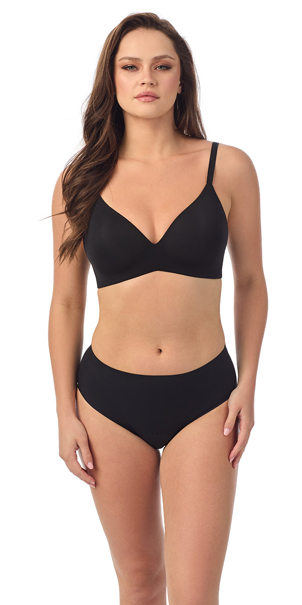 A lady wearing the Second Skin Wireless bra in Black.