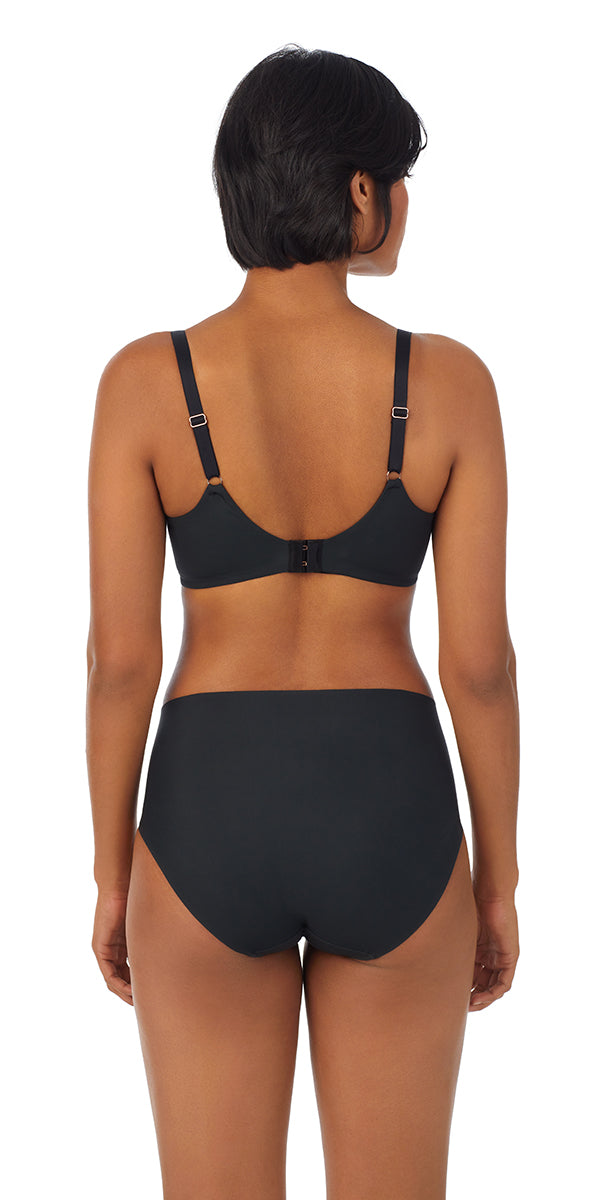 A lady wearing Black Signature Comfort T Shirt Bra