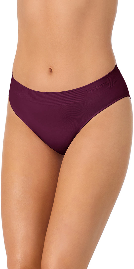A lady wearing blackberry Seamless Comfort Bikini