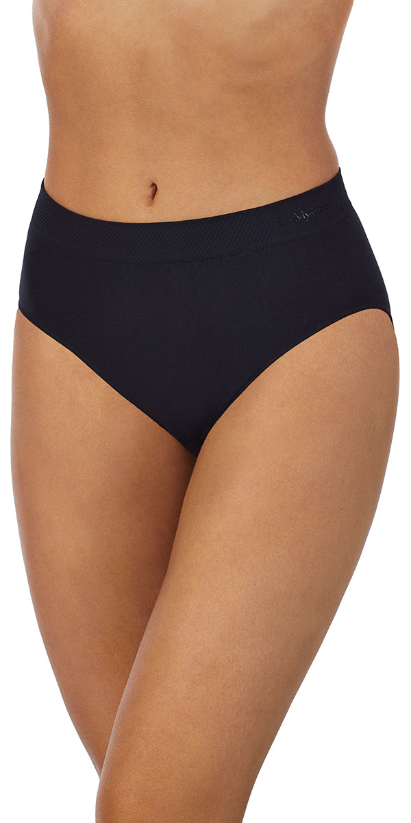 A lady wearing a black Seamless Comfort Brief