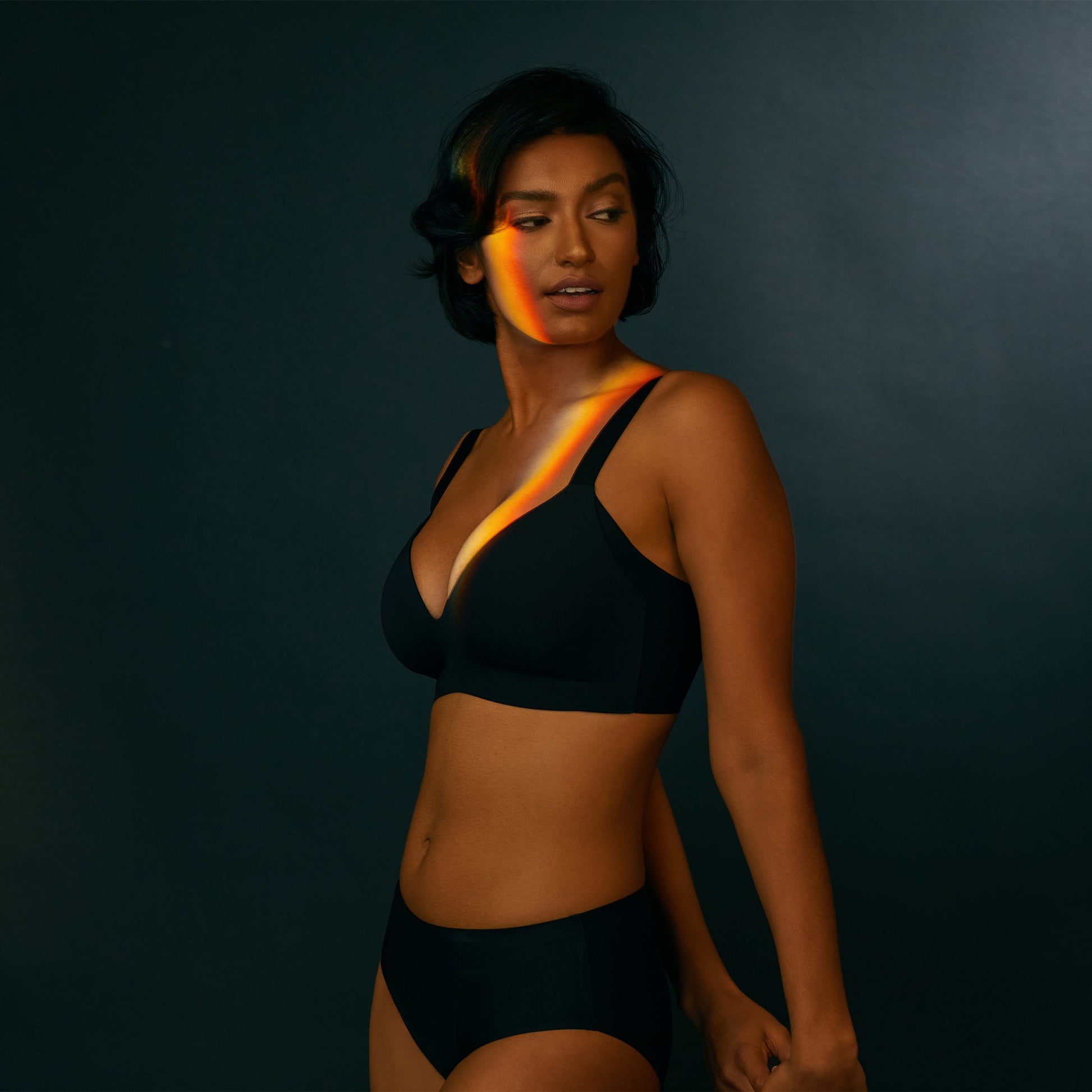 A lady wearing Smooth Shape 360 Smoother in Black