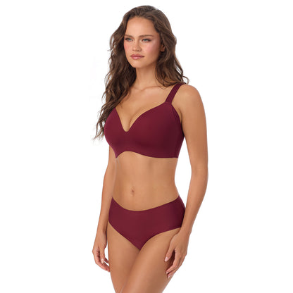 A lady wearing Smooth Shape 360 Smoother - Currant