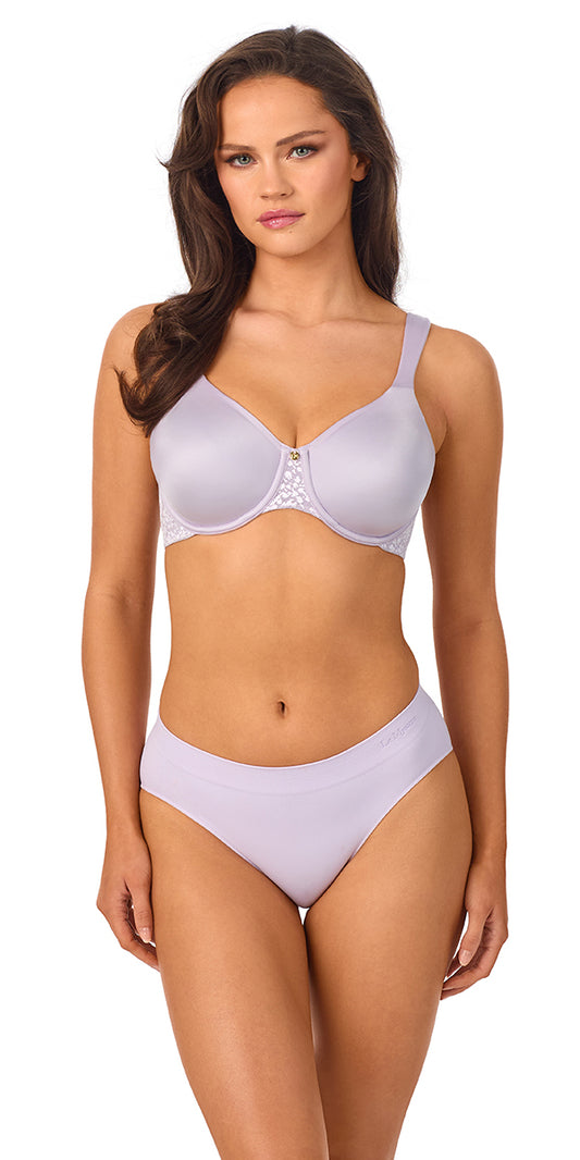 A Lady wearing Safari Unlined - Lilac Haze