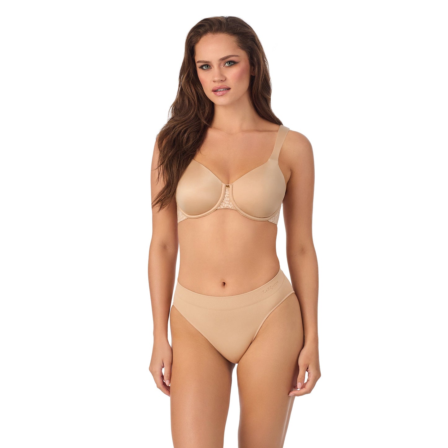 A lady wearing Safari Unlined in Sahara