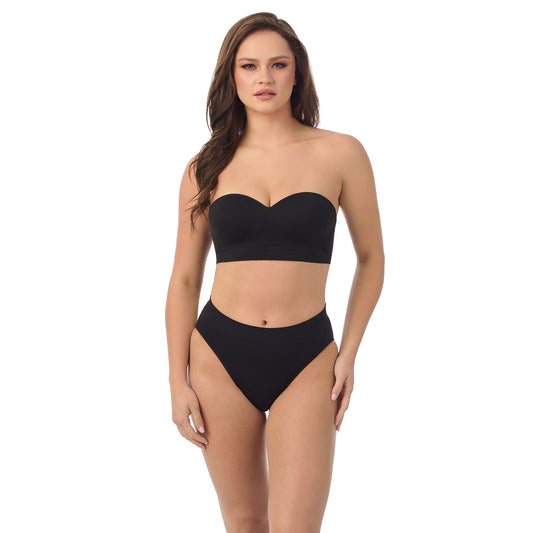 A lady wearing Seamless Comfort Wireless Bandeau Black