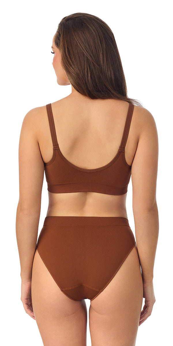 A lady wearing Bronzite Seamless Comfort Bralette