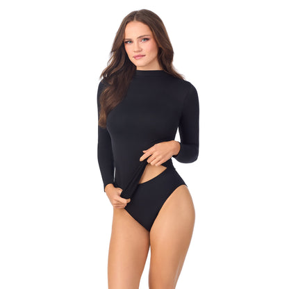 A lady wearing Seamless Comfort Long Sleeve in Black