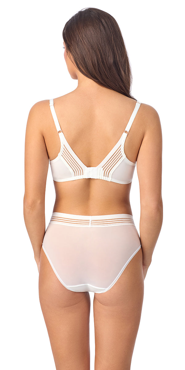 A lady wearing Second Skin Back Smoother in pearl