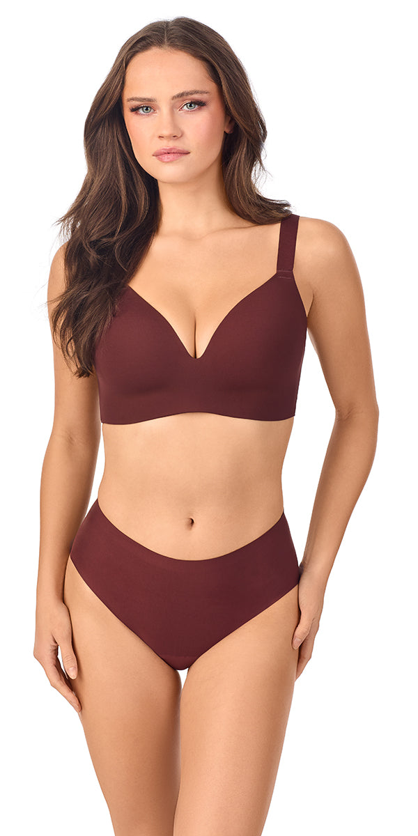 A lady wearing Smooth Shape 360 Smoother