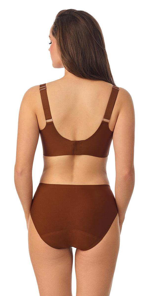 A lady wearing brown Smooth Shape 360 Smoother