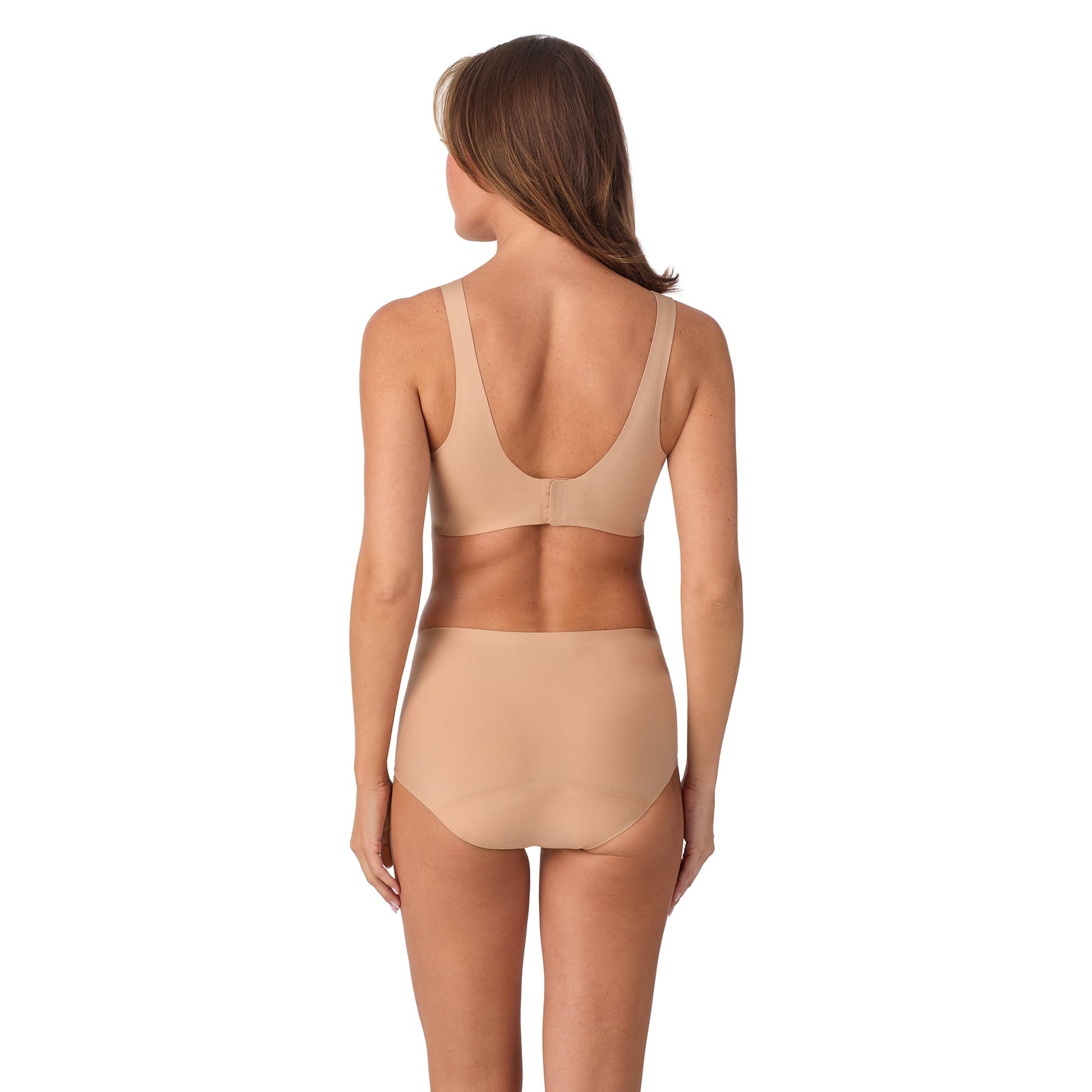 A lady wearing Smooth Shape Wireless in Natural