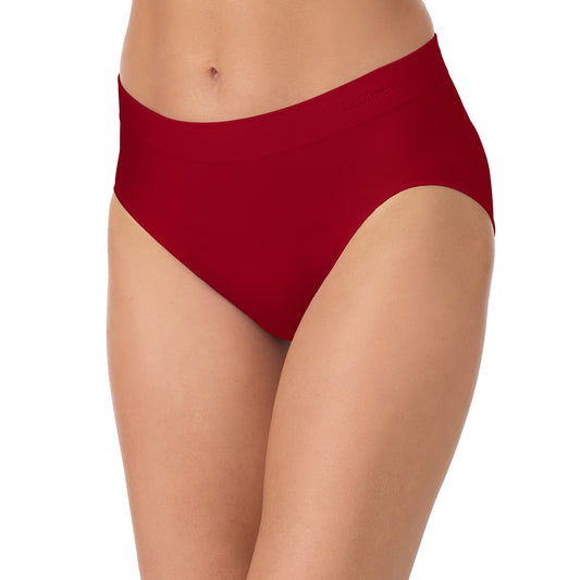 A lady wearing Seamless Comfort Hi Cut - Pomegranate