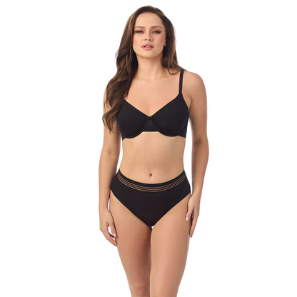 A lady wearing Second Skin Minimizer Black