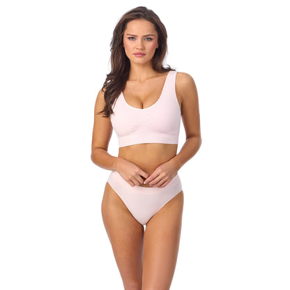 A lady wearing Seamless Comfort Wireless Back Smoother Cameo