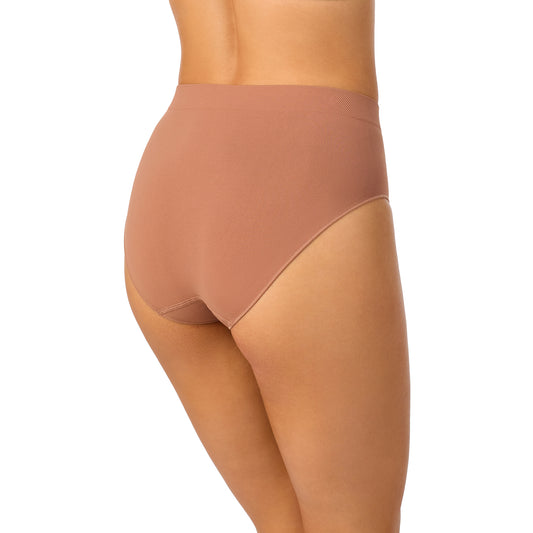 A lady wearing Seamless Comfort Brief in Caramel