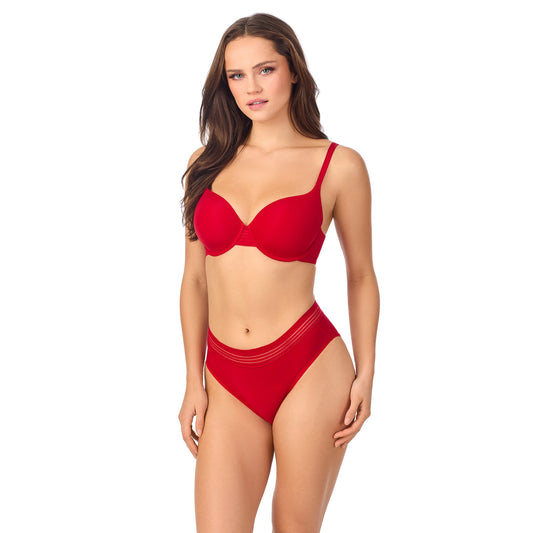 A lady wearing Second Skin Back Smoother in Crimson