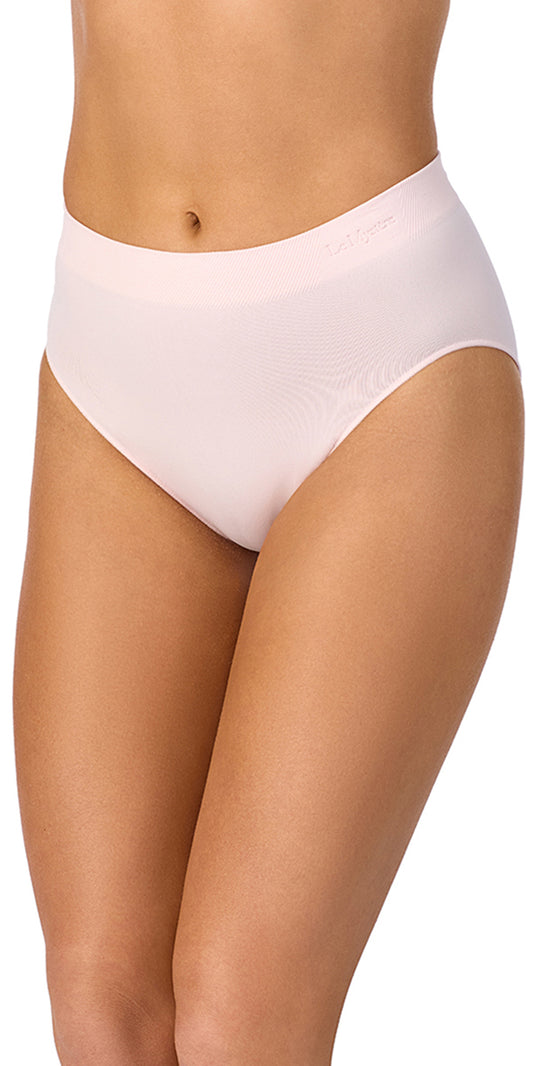 A lady wearing Seamless Comfort Hi Cut  Cameo