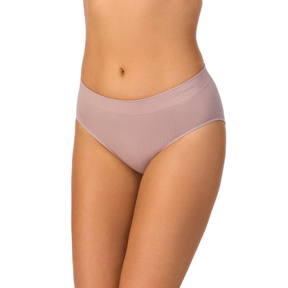 A lady wearing Seamless Comfort Hipster Mink