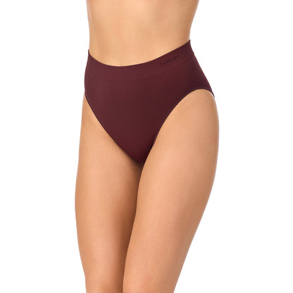 A lady wearing Seamless Comfort Hi Cut in Espresso