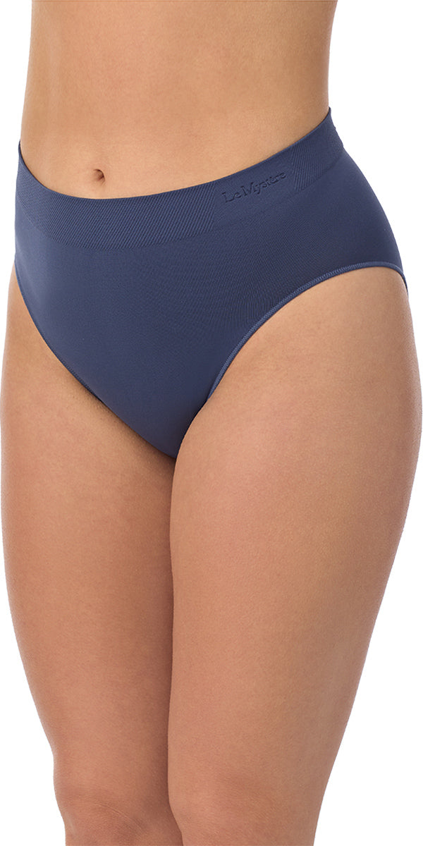 A lady wearing blue Seamless Comfort Hi Cut