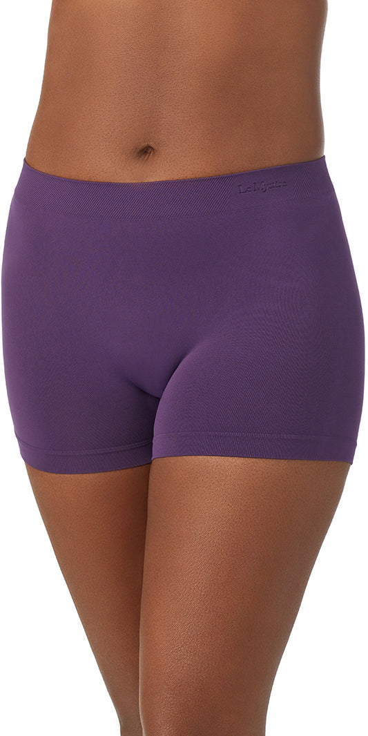 A lady wearing dark plum Seamless Comfort Boyshort