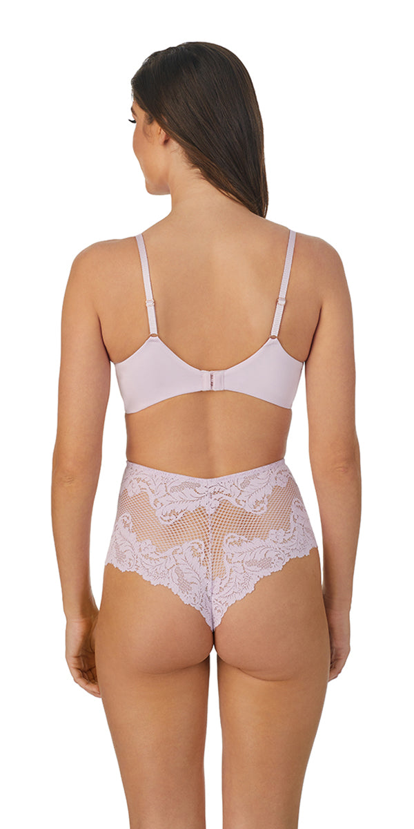A lady wearing orchid lace allure unlined bra