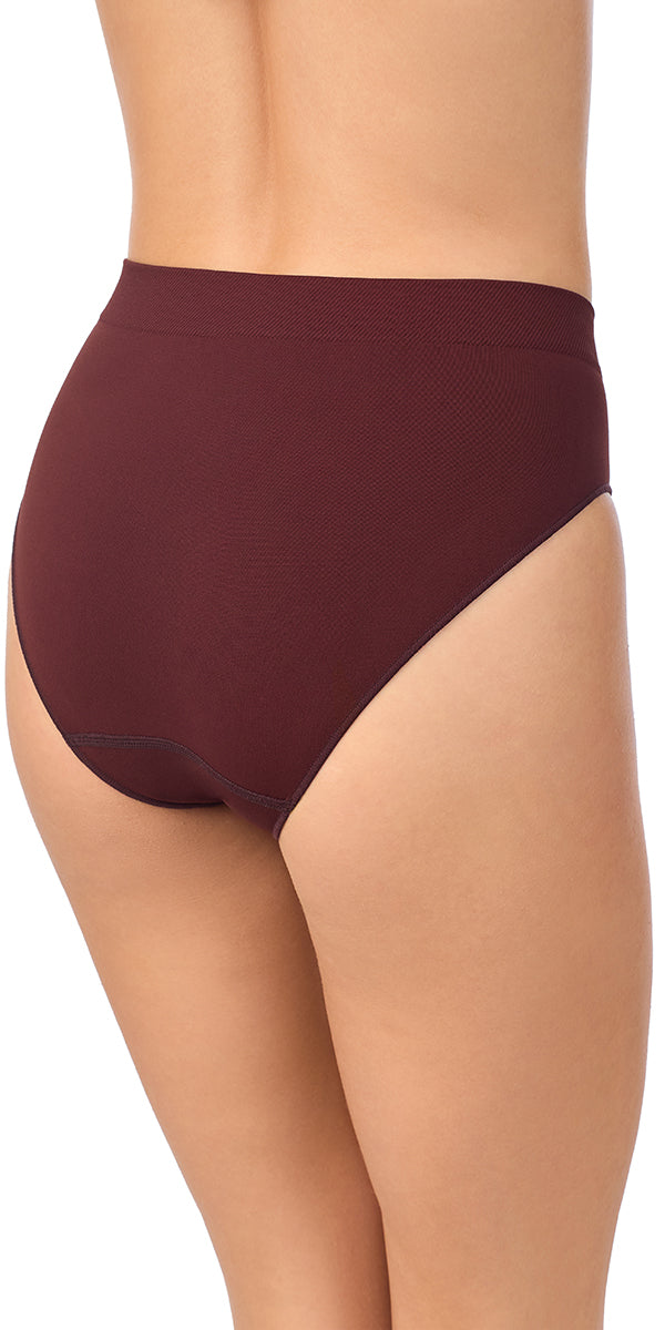 A lady wearing Seamless Comfort Hipster