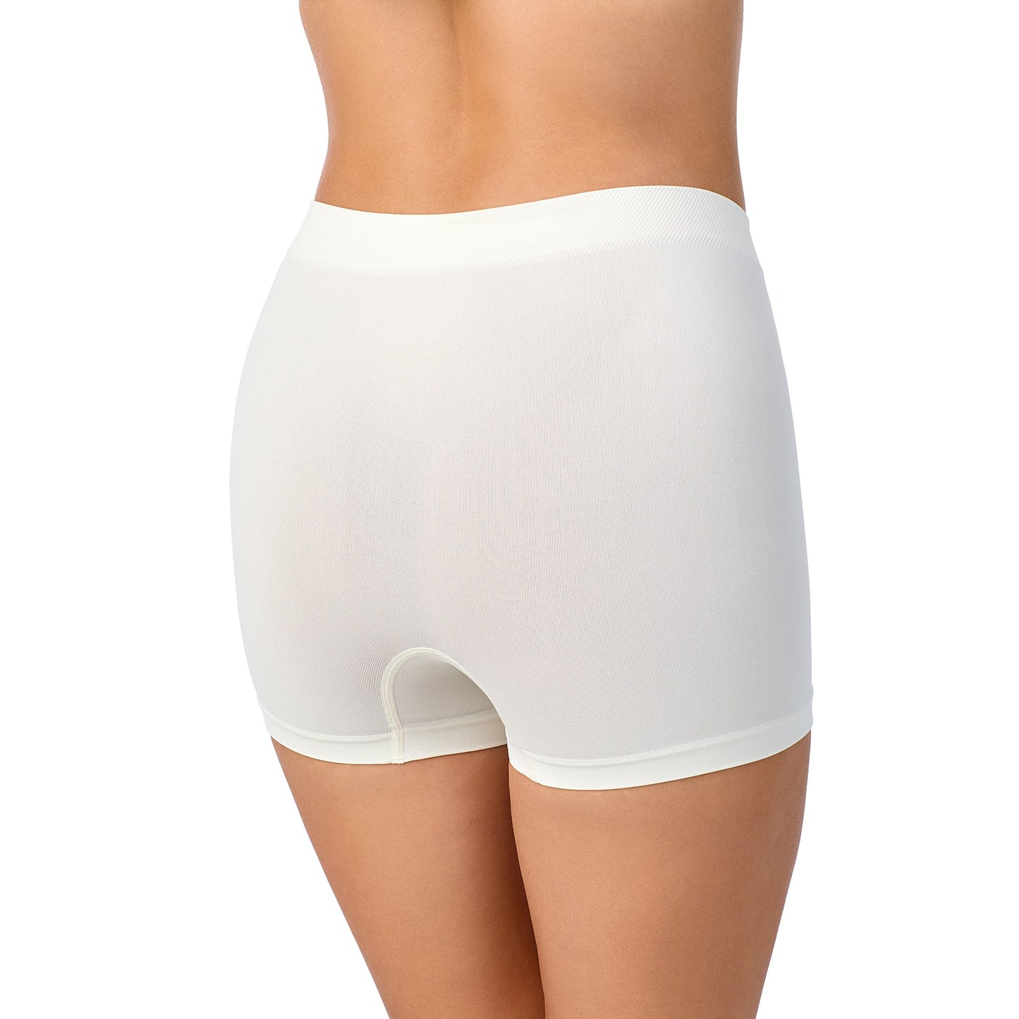 A lady wearing Seamless Comfort Boyshort Pearl