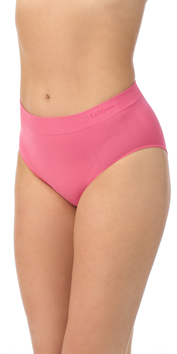 A lady wearing pink Seamless Comfort Brief