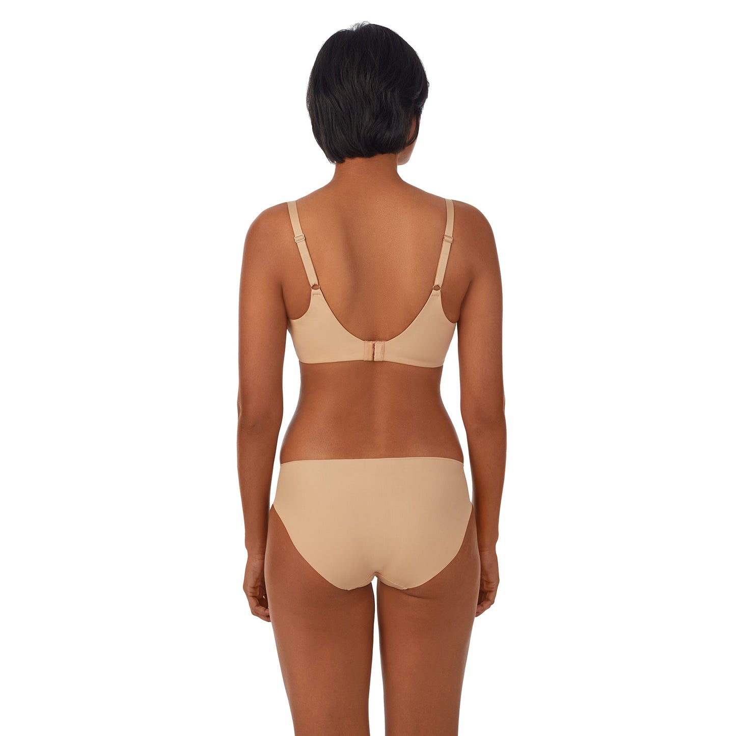 A lady wearing Signature Comfort Wireless Bra in Natural