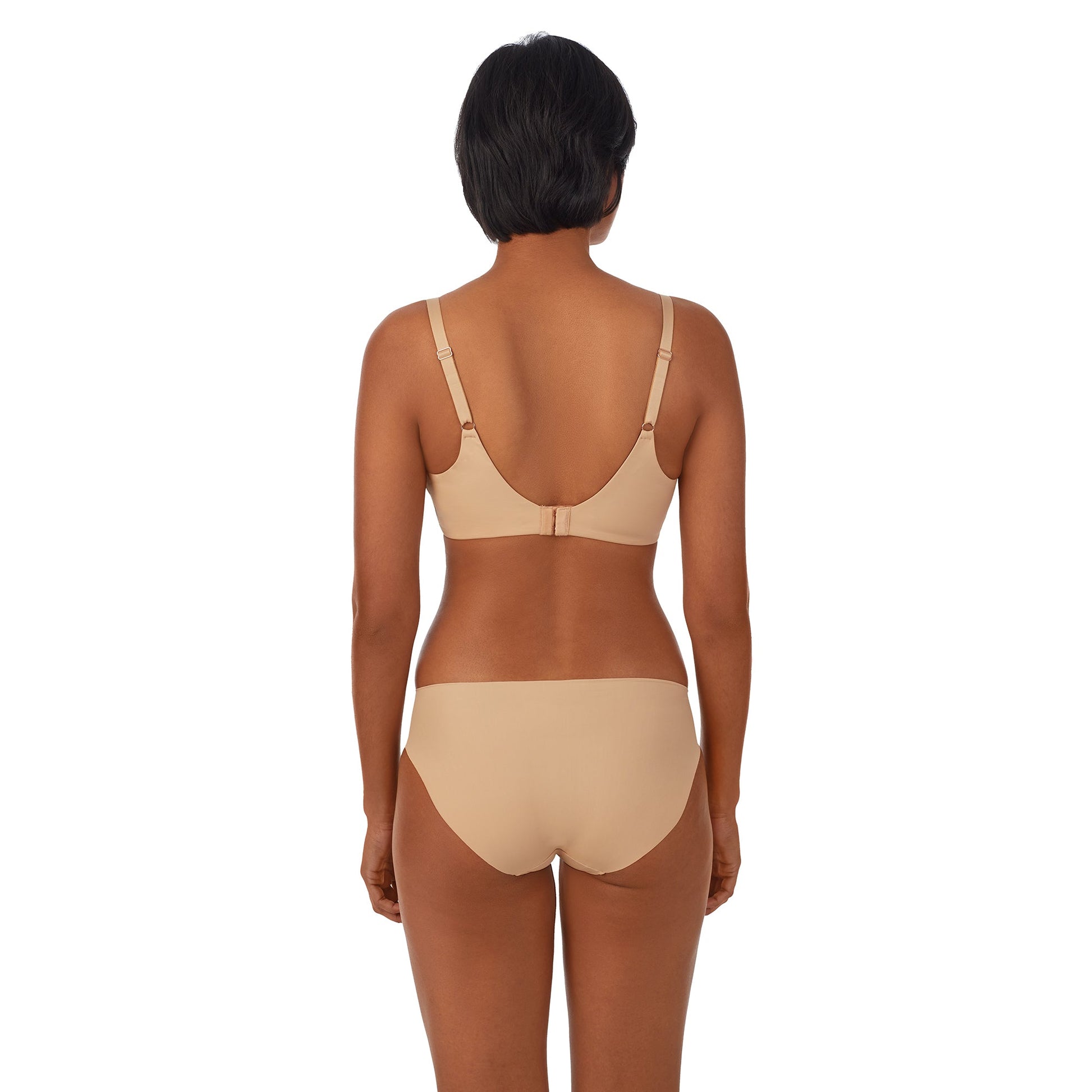 A lady wearing Signature Comfort Wireless Bra in Natural