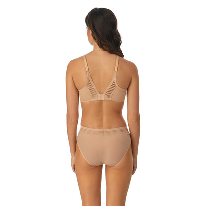 A lady wearing Second Skin Back Smoother in Natural