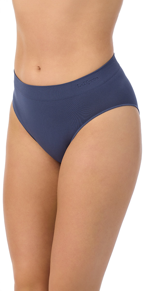 A lady wearing blue Seamless Comfort Hipster