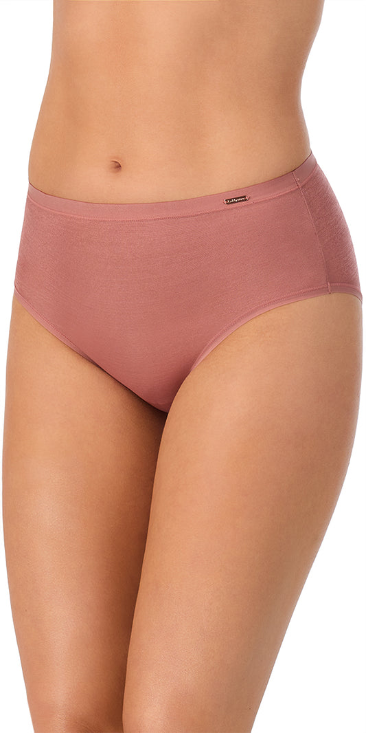 A lady wearing a shimmer blush Shimmer Mesh Brief