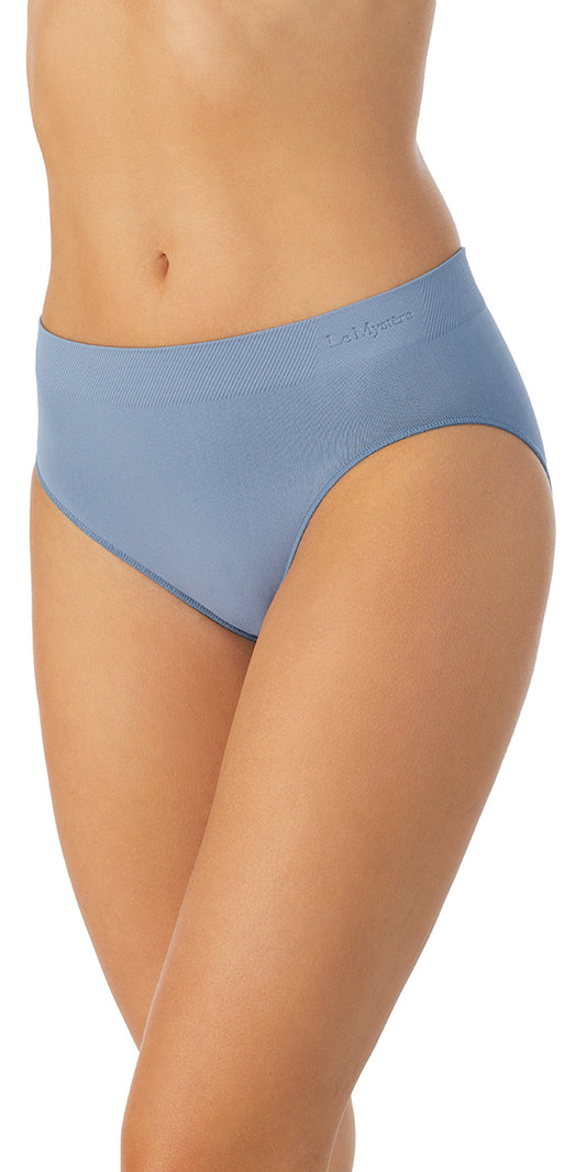 A lady wearing wedgewood seamless comfort hipster